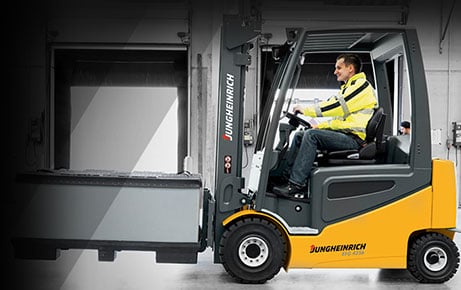 Can Electric Forklifts Operate Safely In The Rain