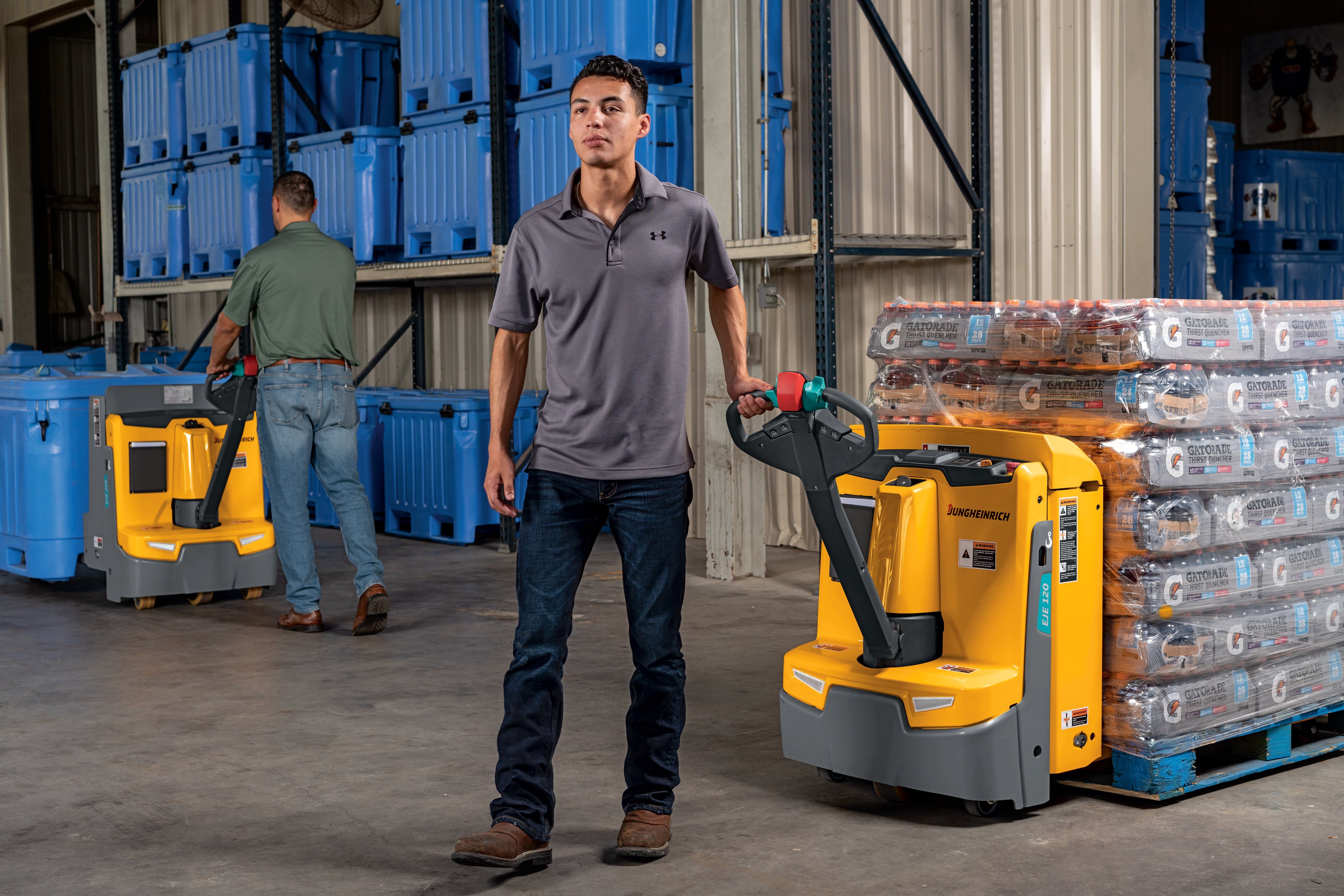 Manual vs. Electric Pallet Jacks Which is the right choice for your
